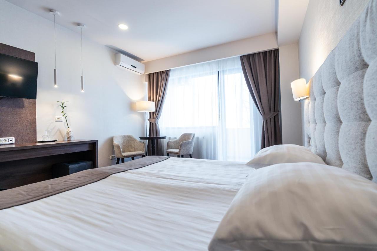 Grand Hotel Belvedere Brasov Bagian luar foto