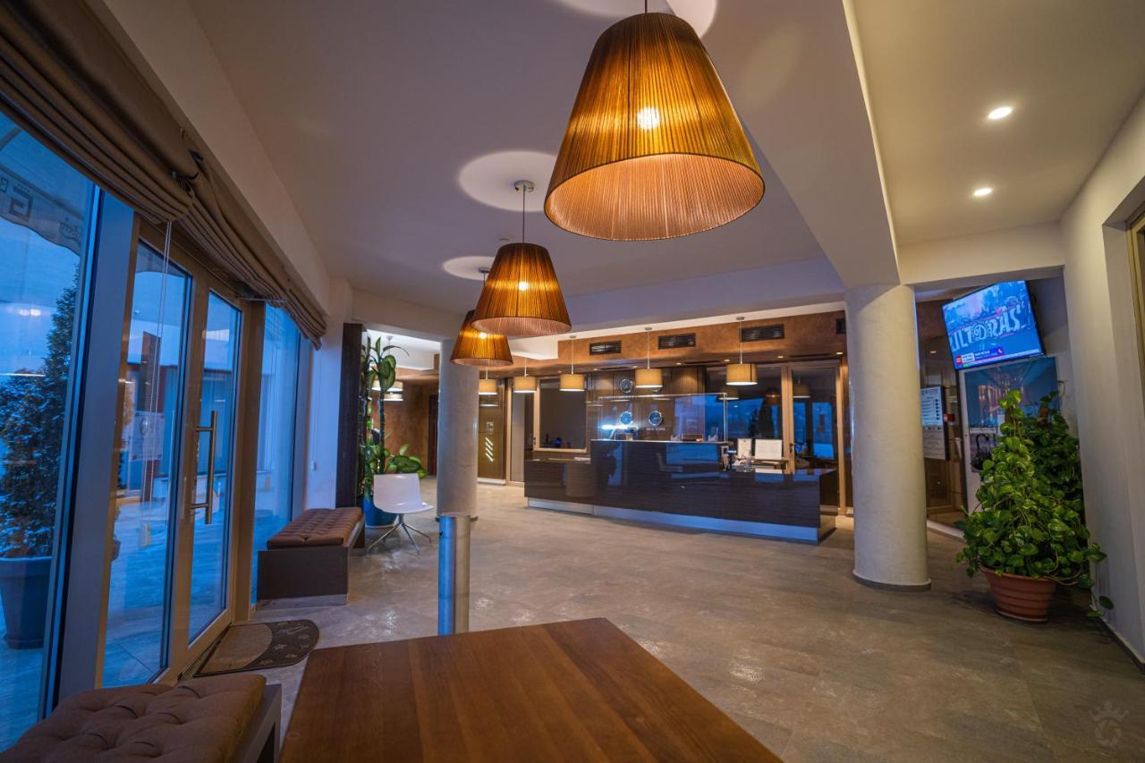 Grand Hotel Belvedere Brasov Bagian luar foto
