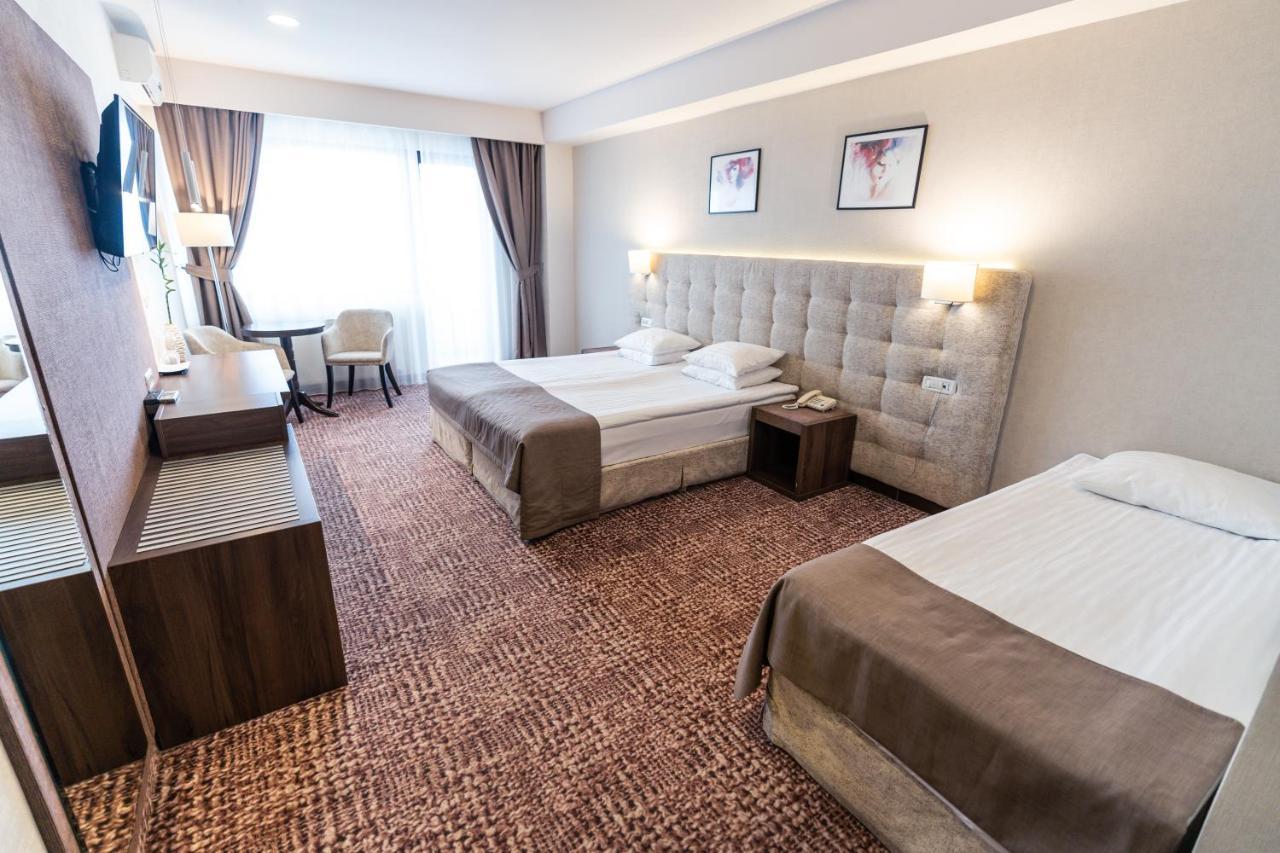 Grand Hotel Belvedere Brasov Bagian luar foto