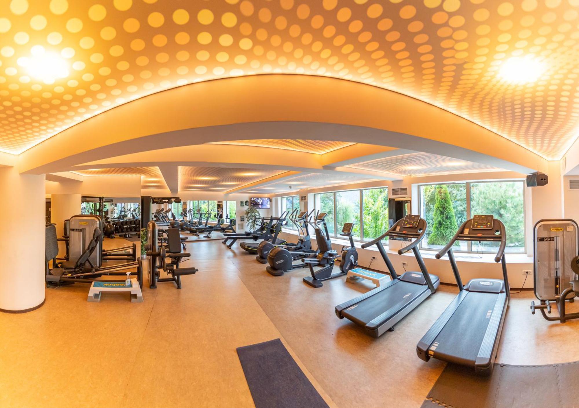Grand Hotel Belvedere Brasov Bagian luar foto