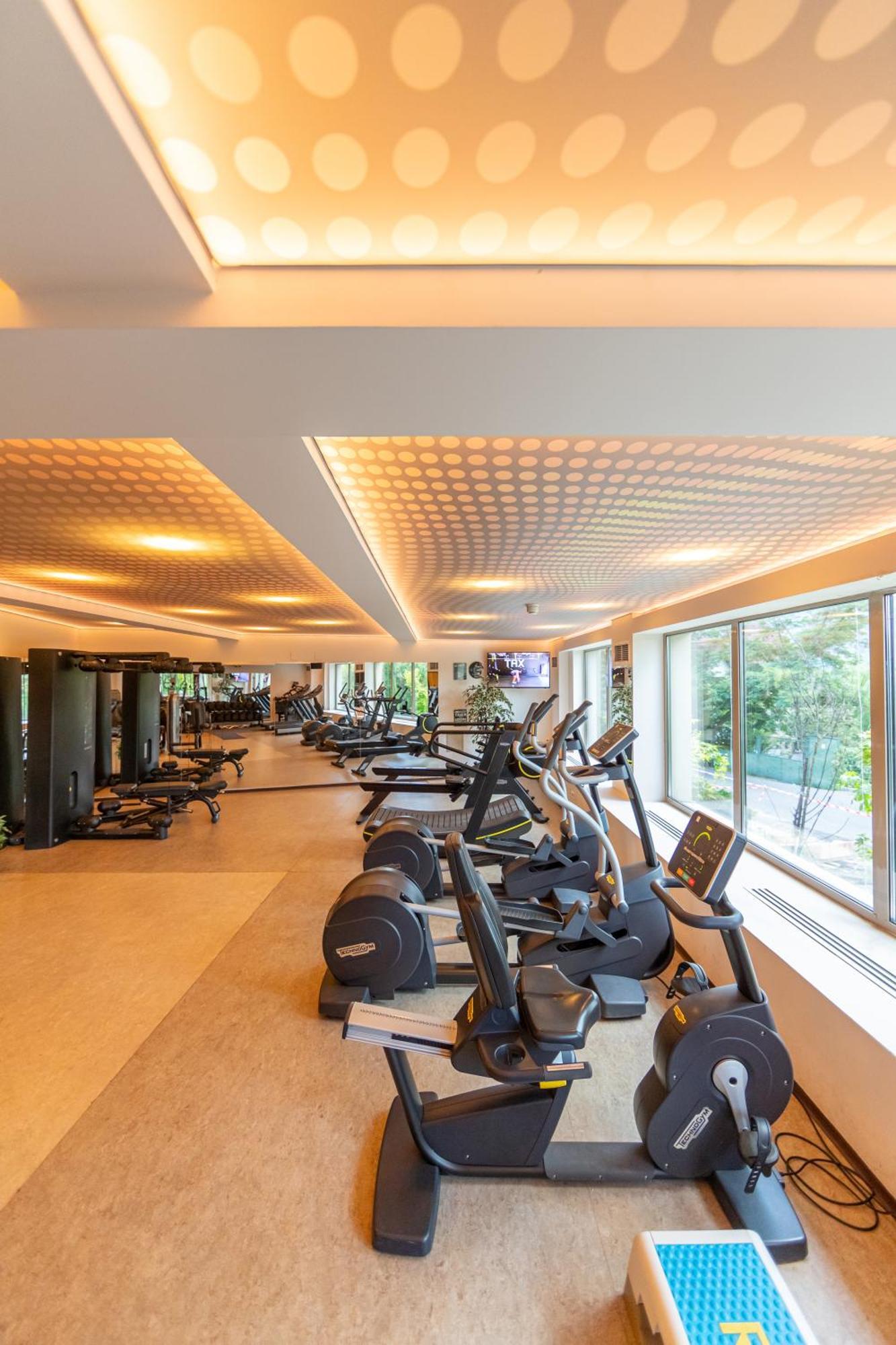 Grand Hotel Belvedere Brasov Bagian luar foto