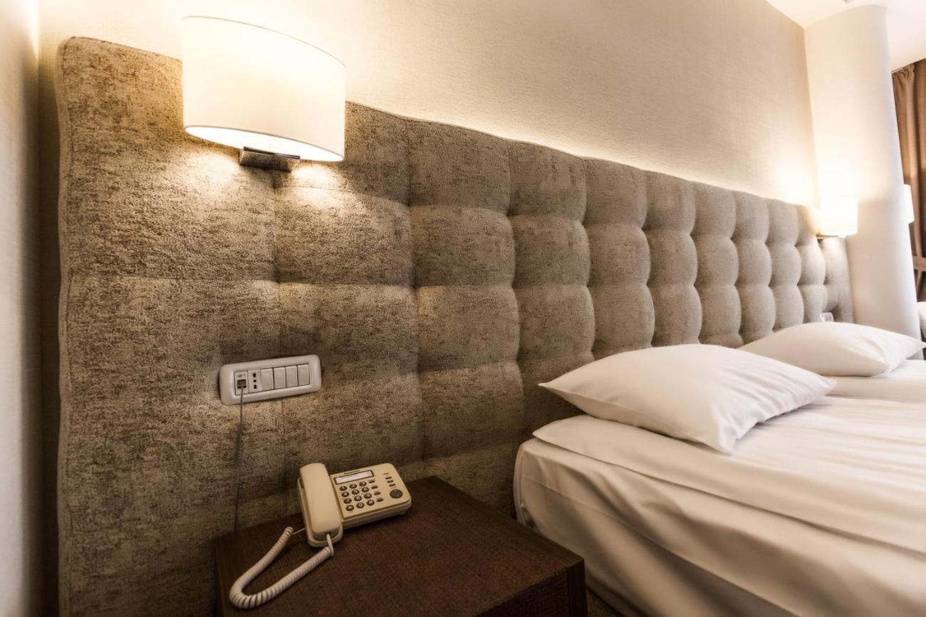 Grand Hotel Belvedere Brasov Bagian luar foto
