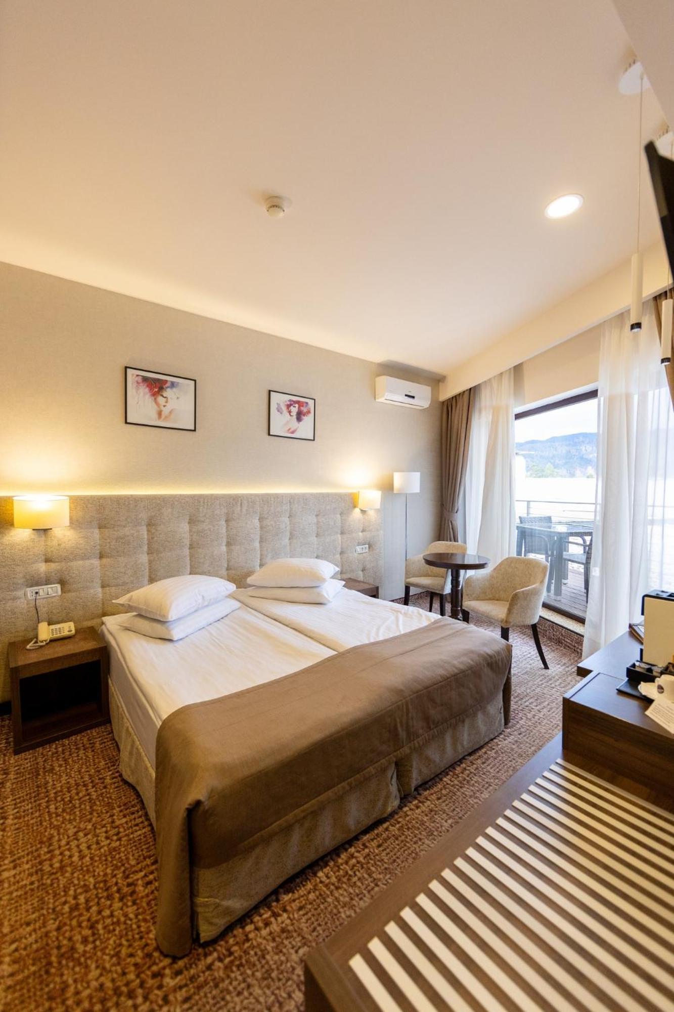 Grand Hotel Belvedere Brasov Bagian luar foto