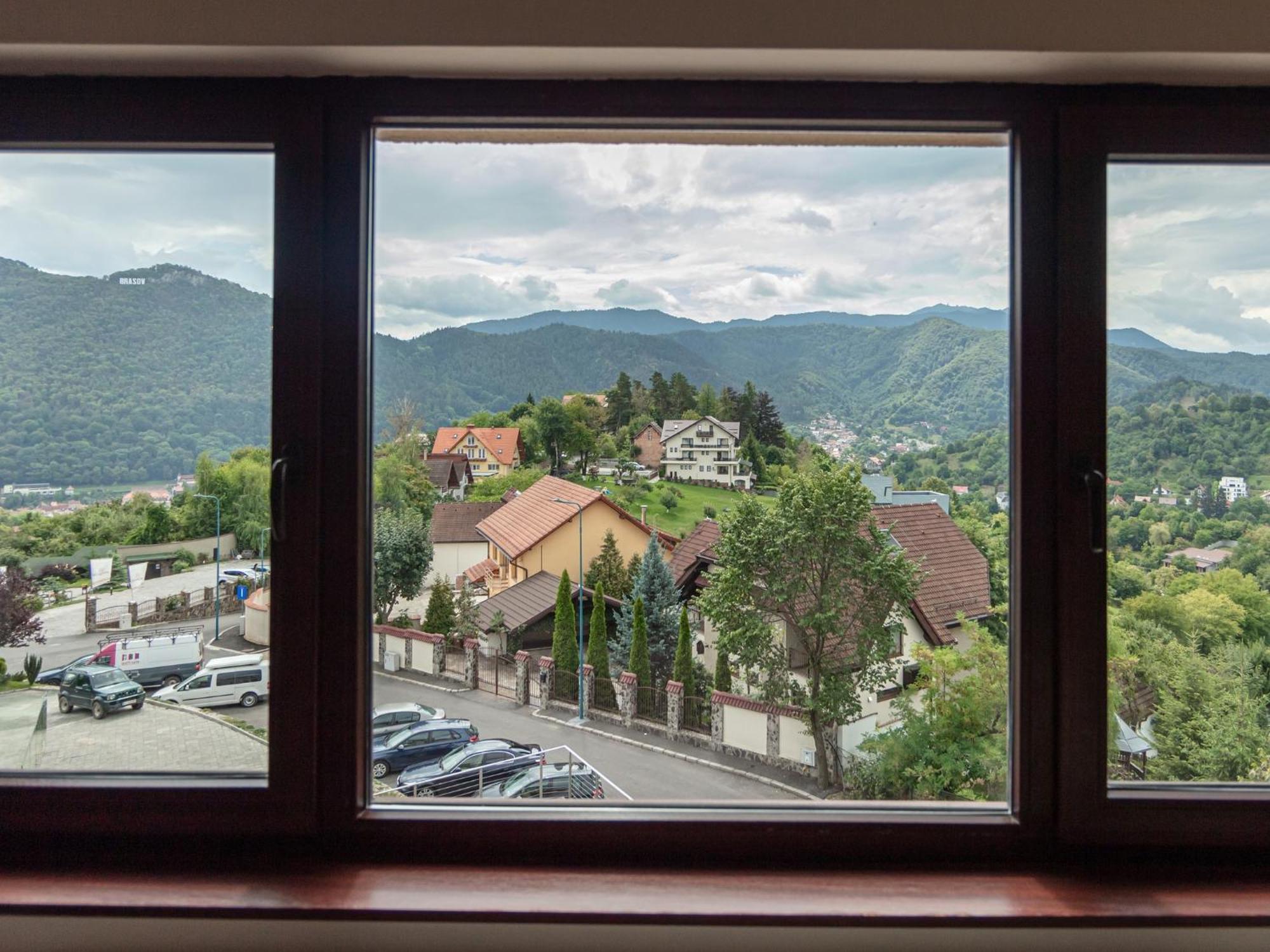 Grand Hotel Belvedere Brasov Bagian luar foto