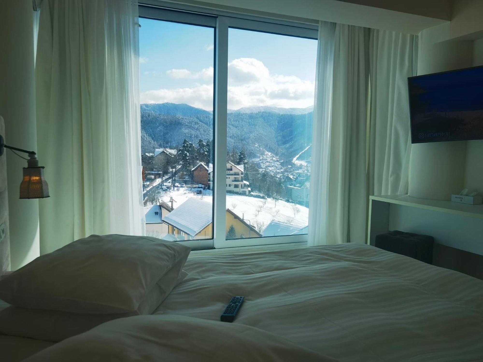 Grand Hotel Belvedere Brasov Bagian luar foto