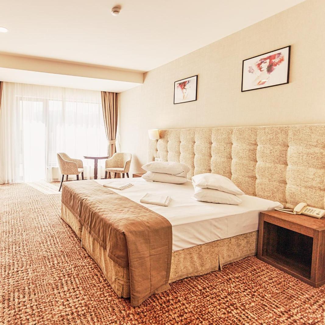 Grand Hotel Belvedere Brasov Bagian luar foto