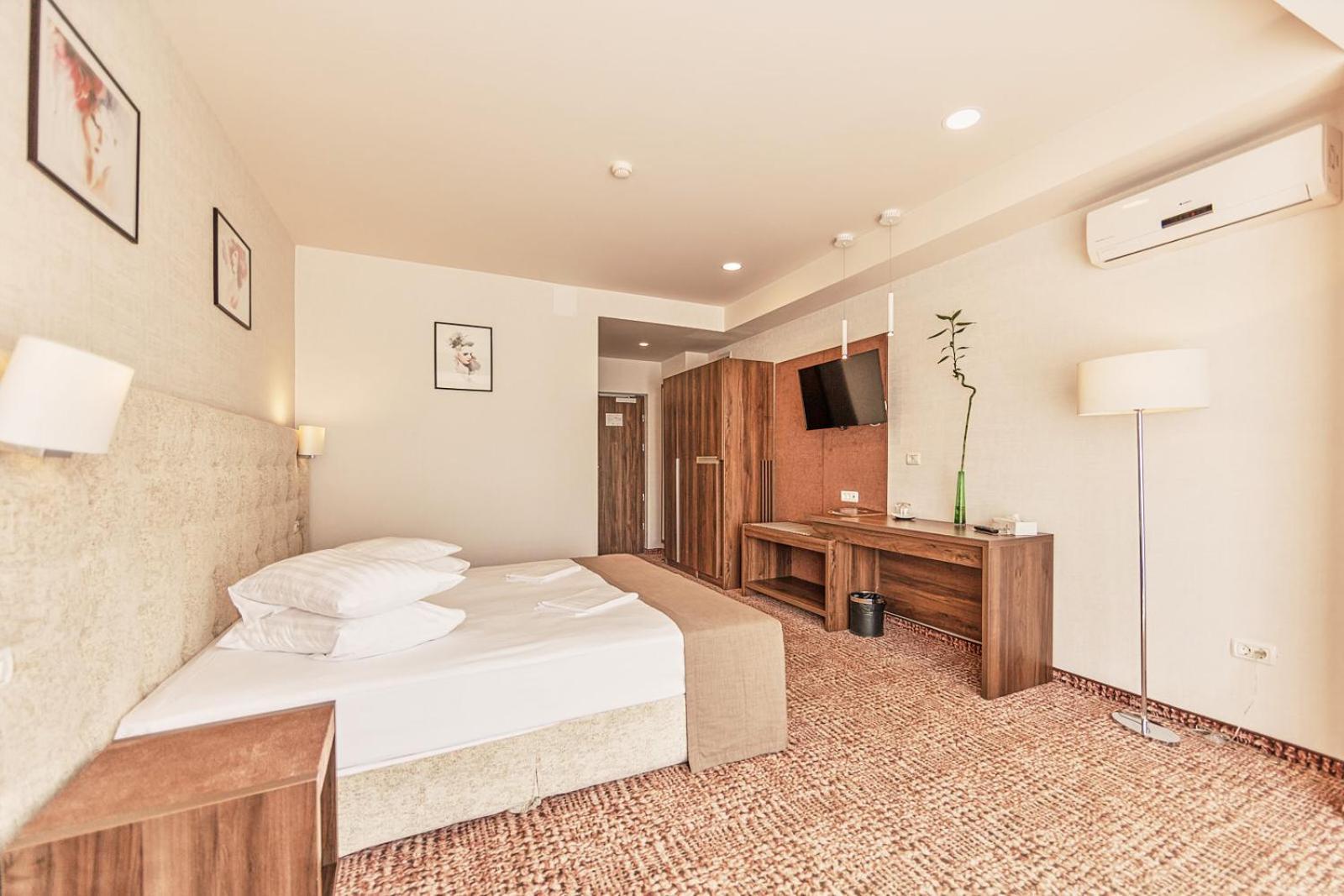 Grand Hotel Belvedere Brasov Bagian luar foto