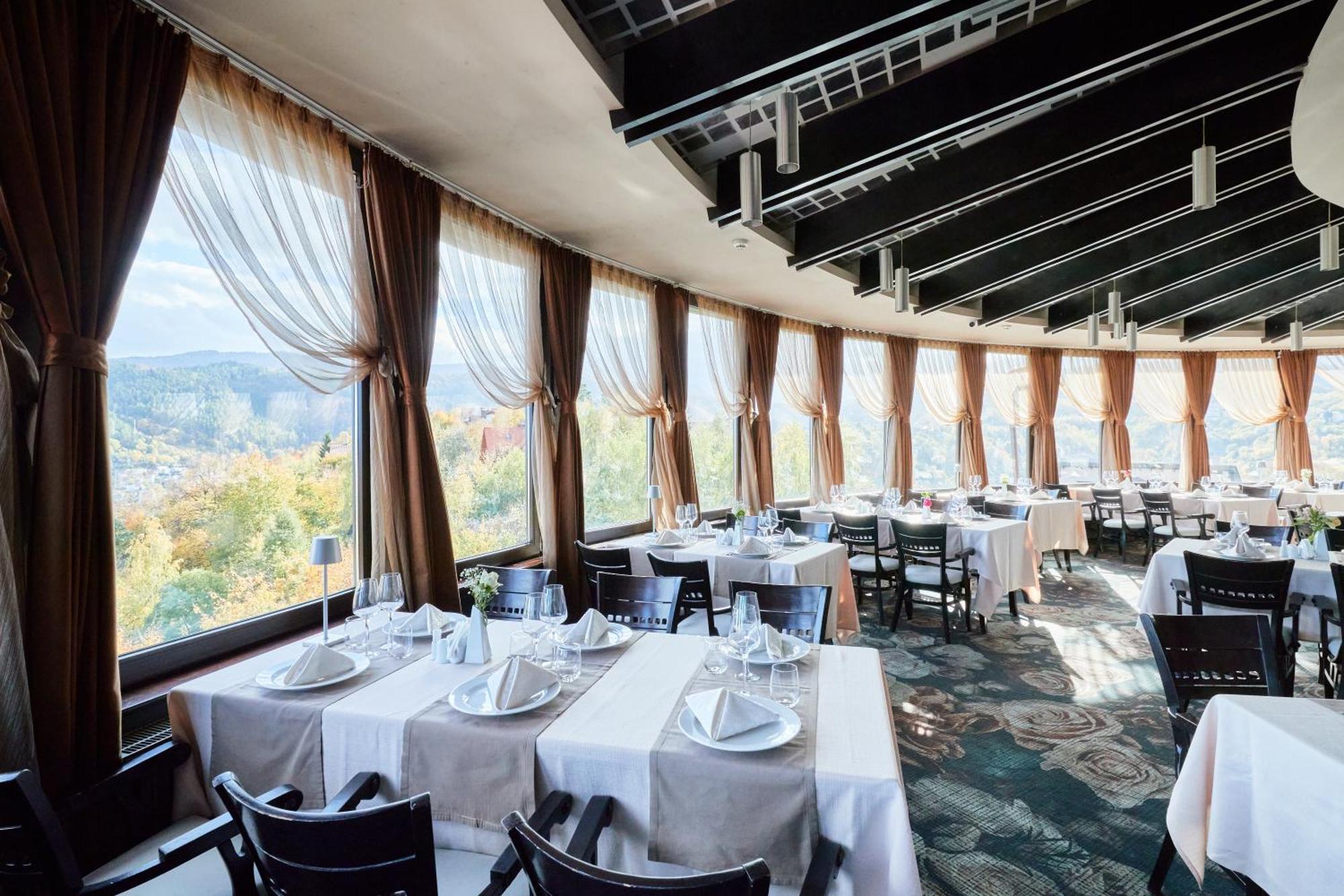 Grand Hotel Belvedere Brasov Bagian luar foto
