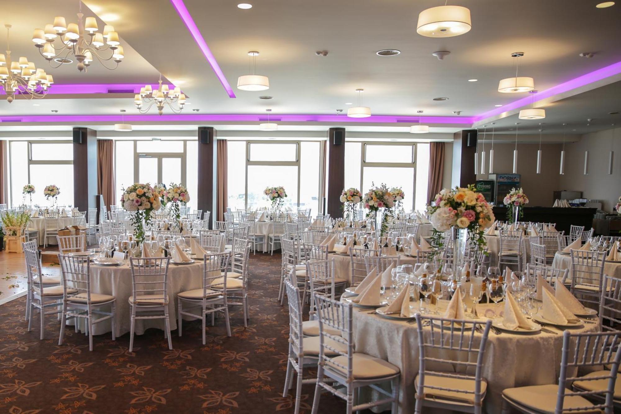 Grand Hotel Belvedere Brasov Bagian luar foto