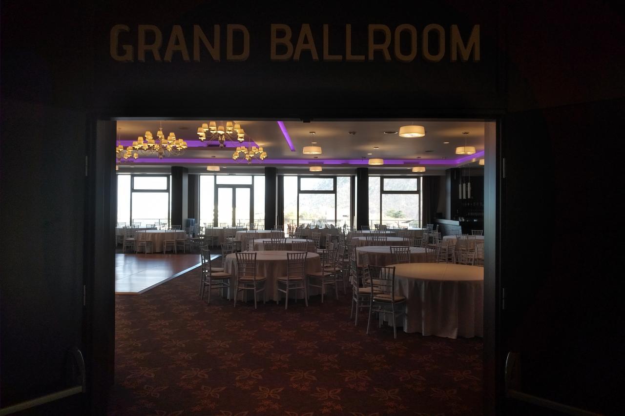Grand Hotel Belvedere Brasov Bagian luar foto